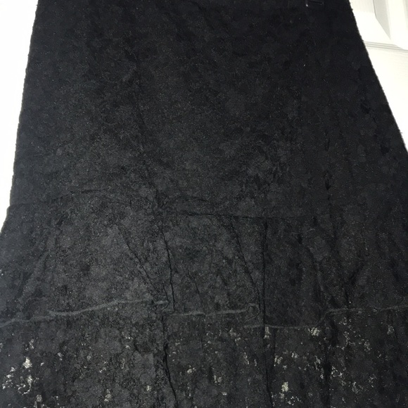 Black skirt - Picture 2 of 4